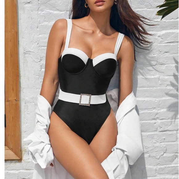 Color Block Cheeky Bottom Beach One piece Monokini - Picture 1 of 6